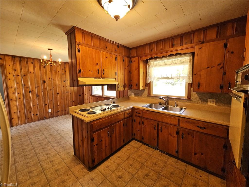 2447 Piney Mountain Road Walnut Cove, NC 27052 - Photo 5 of 12