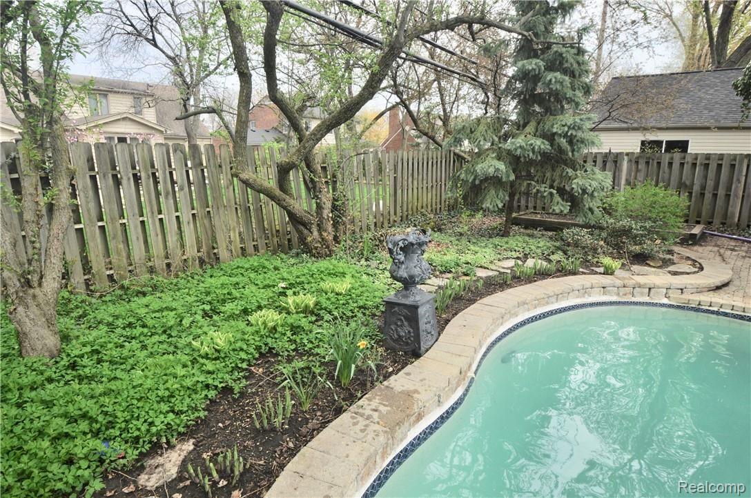 1540 Oxford Road Grosse Pointe, MI 48236 - Photo 32 of 33 DSC_0728.jpeg