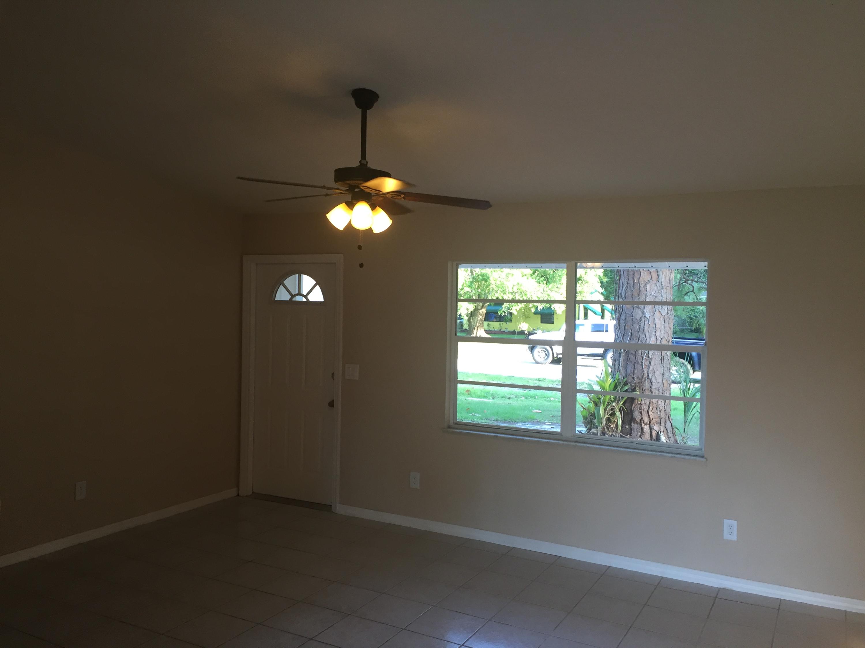 7908 Hibiscus Road Fort Pierce, FL 34951 - Photo 17 of 20 7908 Hubiscus Rd FP Lakewood Pk Liv rm