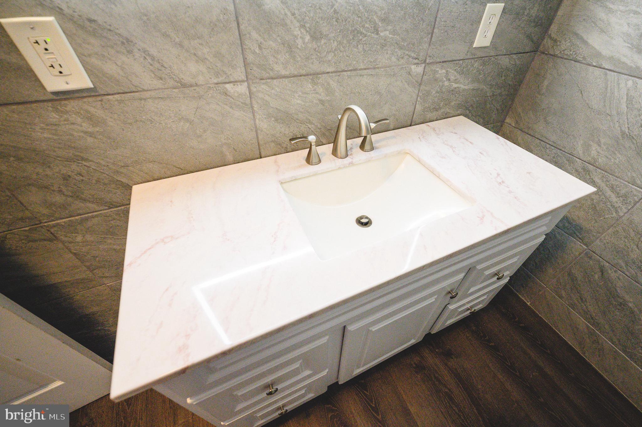 6032 Walnut Street Philadelphia, PA 19139 - Photo 17 of 36 Main Bathroom