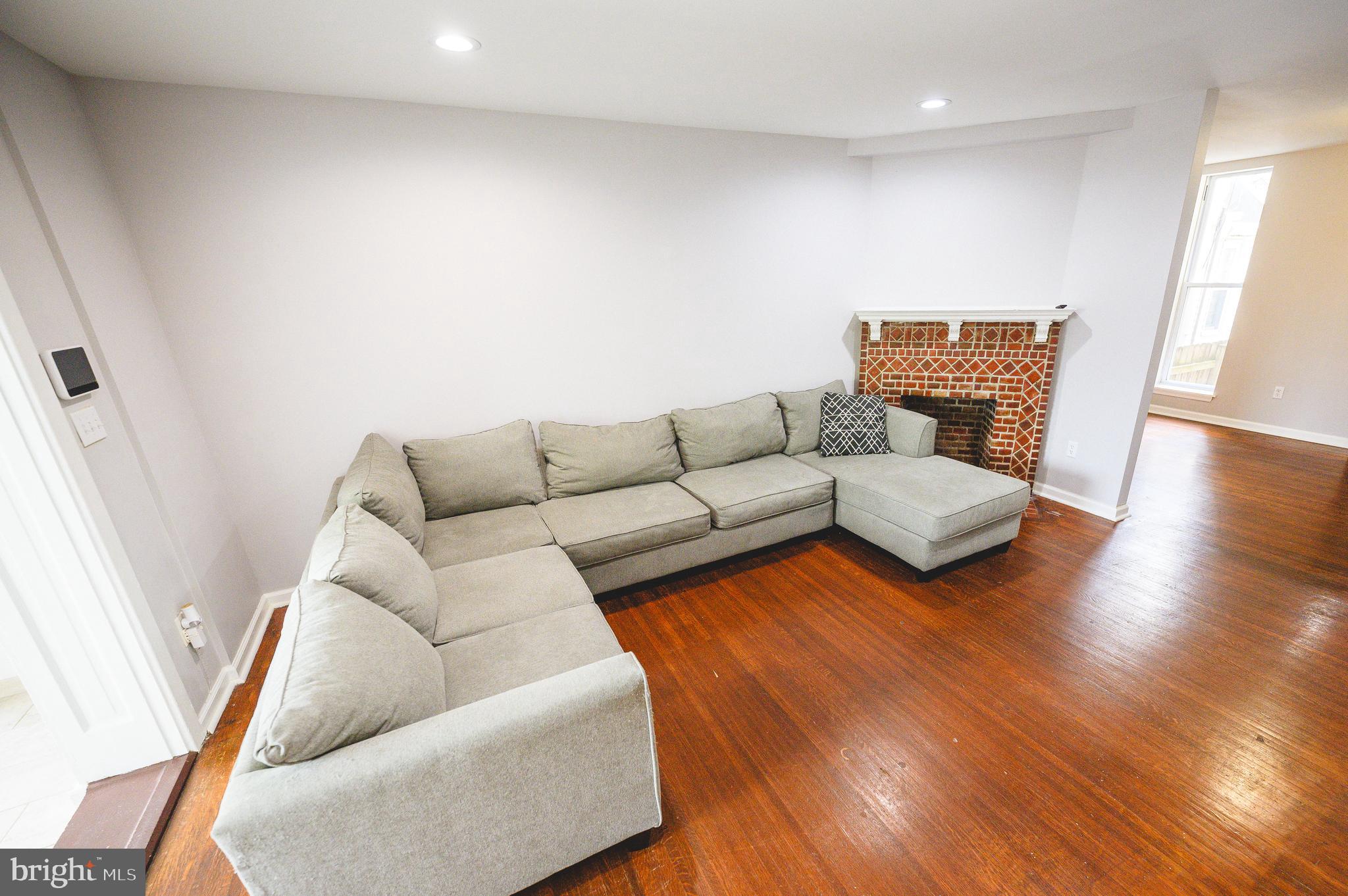 6032 Walnut Street Philadelphia, PA 19139 - Photo 5 of 36 Living Room