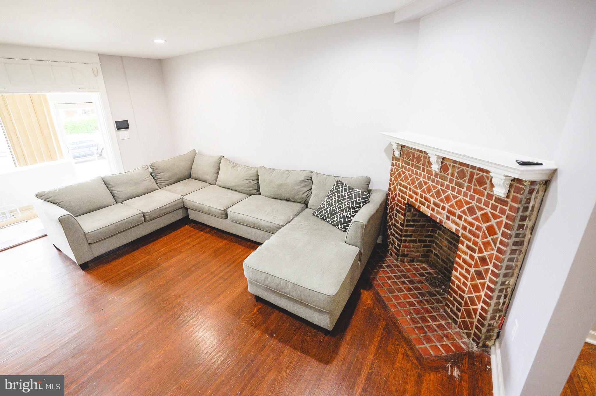 6032 Walnut Street Philadelphia, PA 19139 - Photo 6 of 36 Living Room