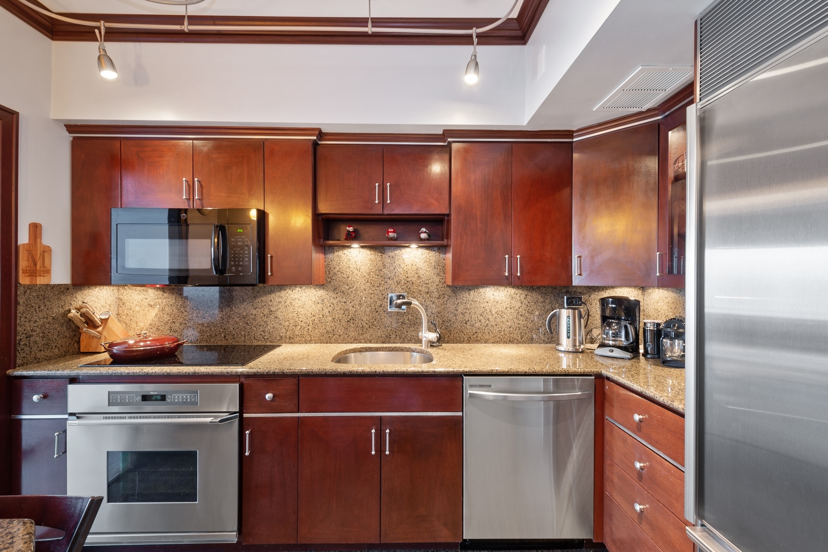 175 East Delaware Place, Unit 6107 Chicago, IL 60611 - Photo 6 of 18