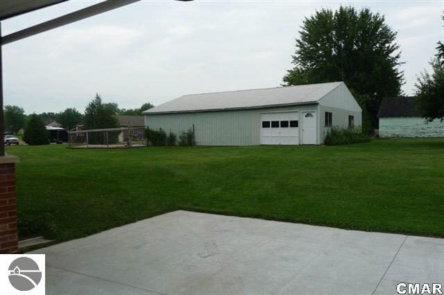 7647 South Shepherd Road Shepherd, MI 48883 - Photo 22 of 24 1773801-21.JPG
