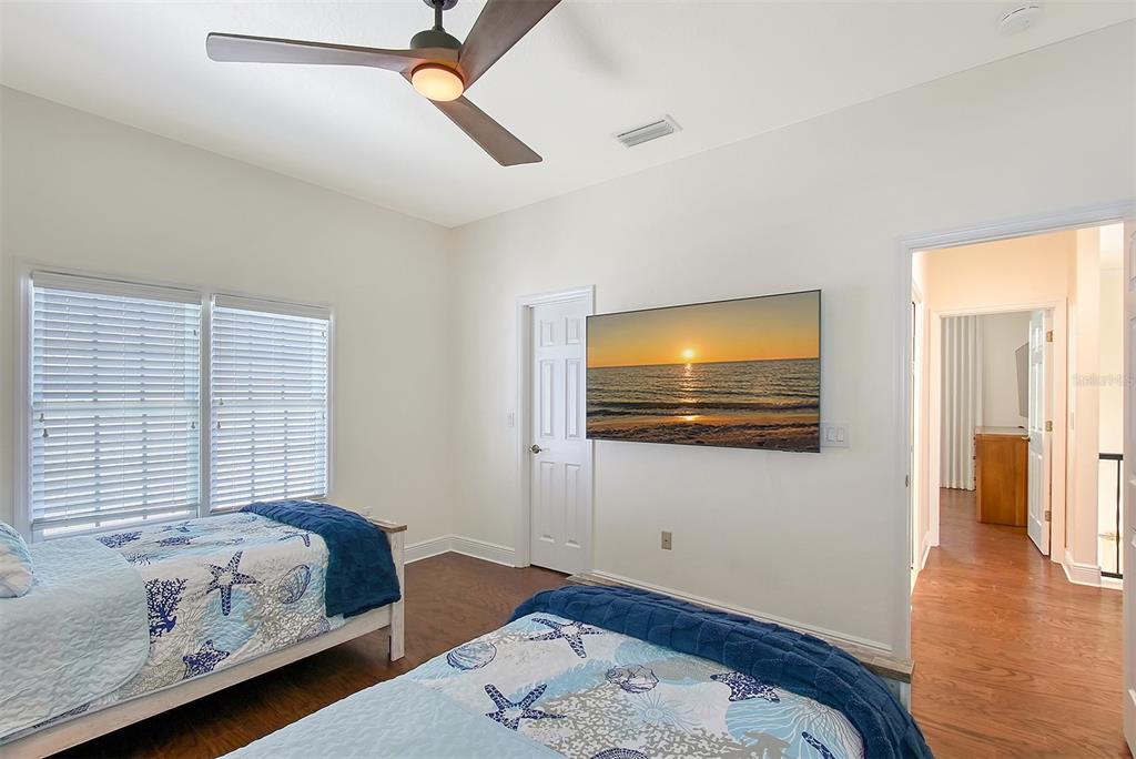 4108 Roberts Point Road Sarasota, FL 34242 - Photo 34 of 46 Gallery Image 34