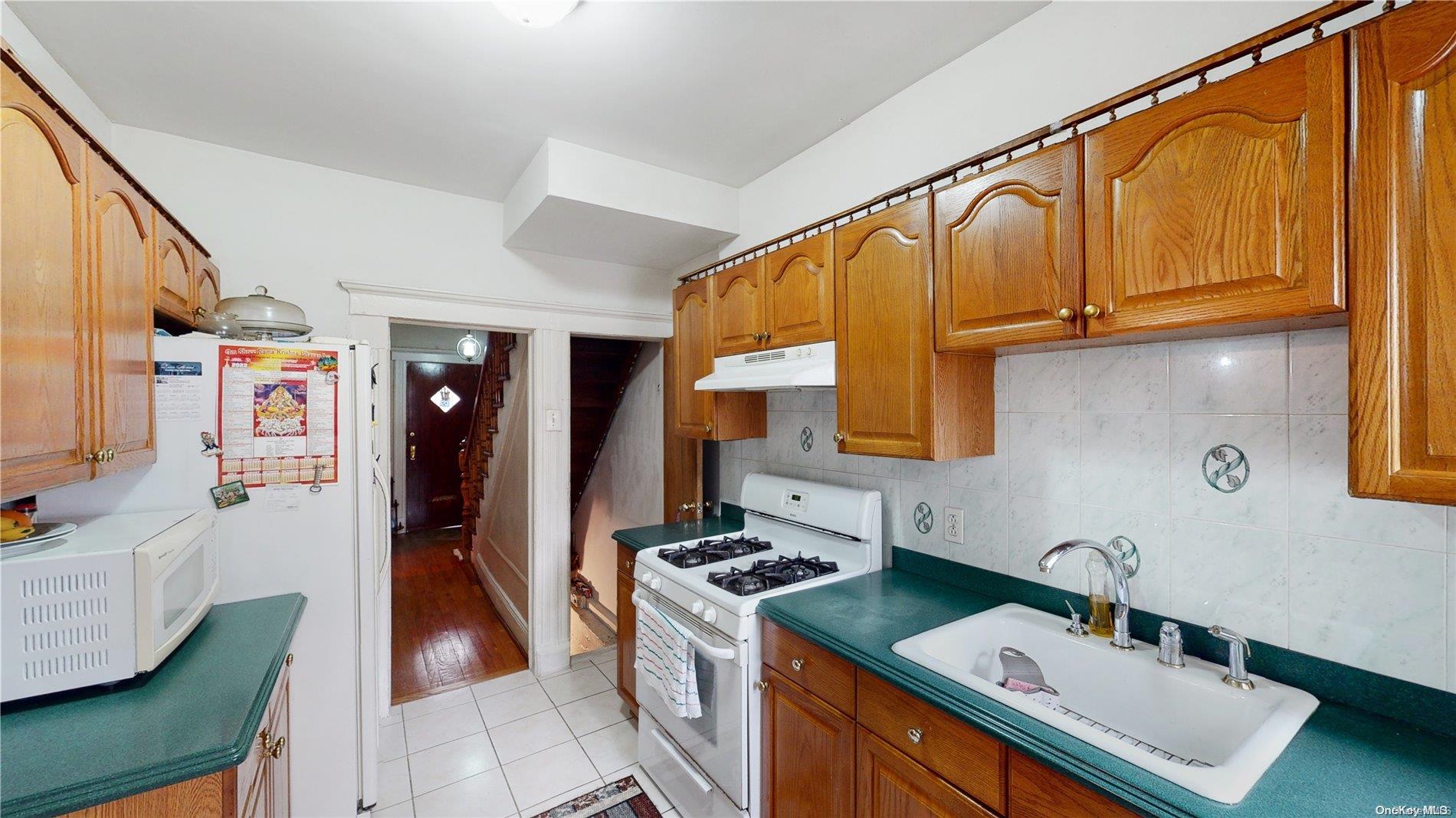 104-49 46th Avenue Queens, NY 11368 - Photo 5 of 17