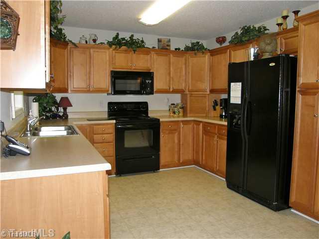 3038 Hoover Hill Road Trinity, NC 27370 - Photo 6 of 12 Kitchen.