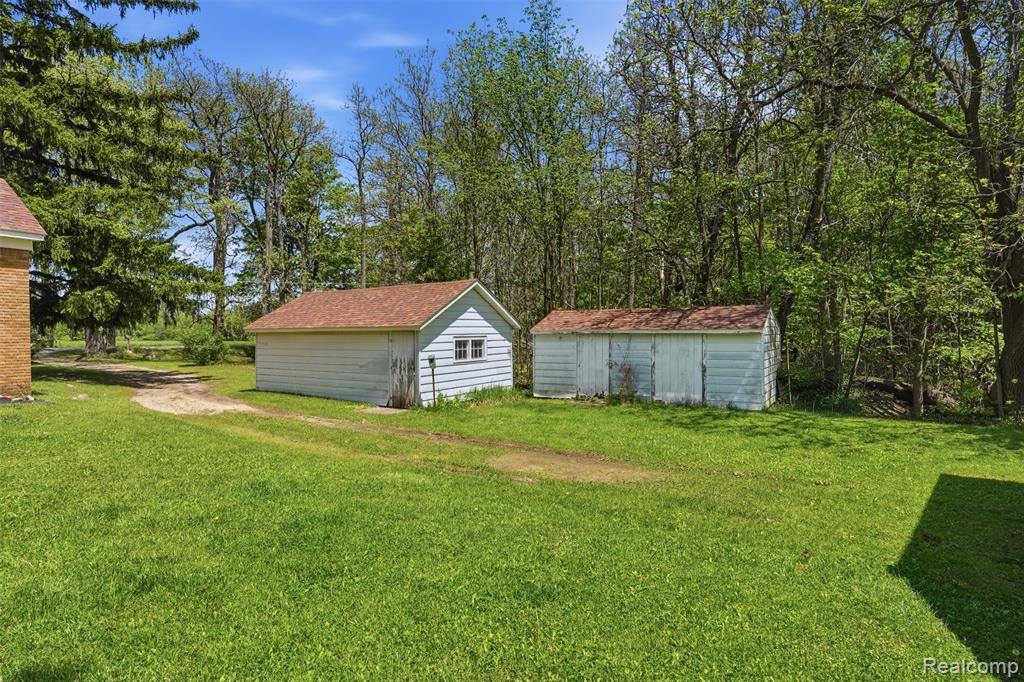 3405 West Coon Lake Road Howell, MI 48843 - Photo 23 of 36