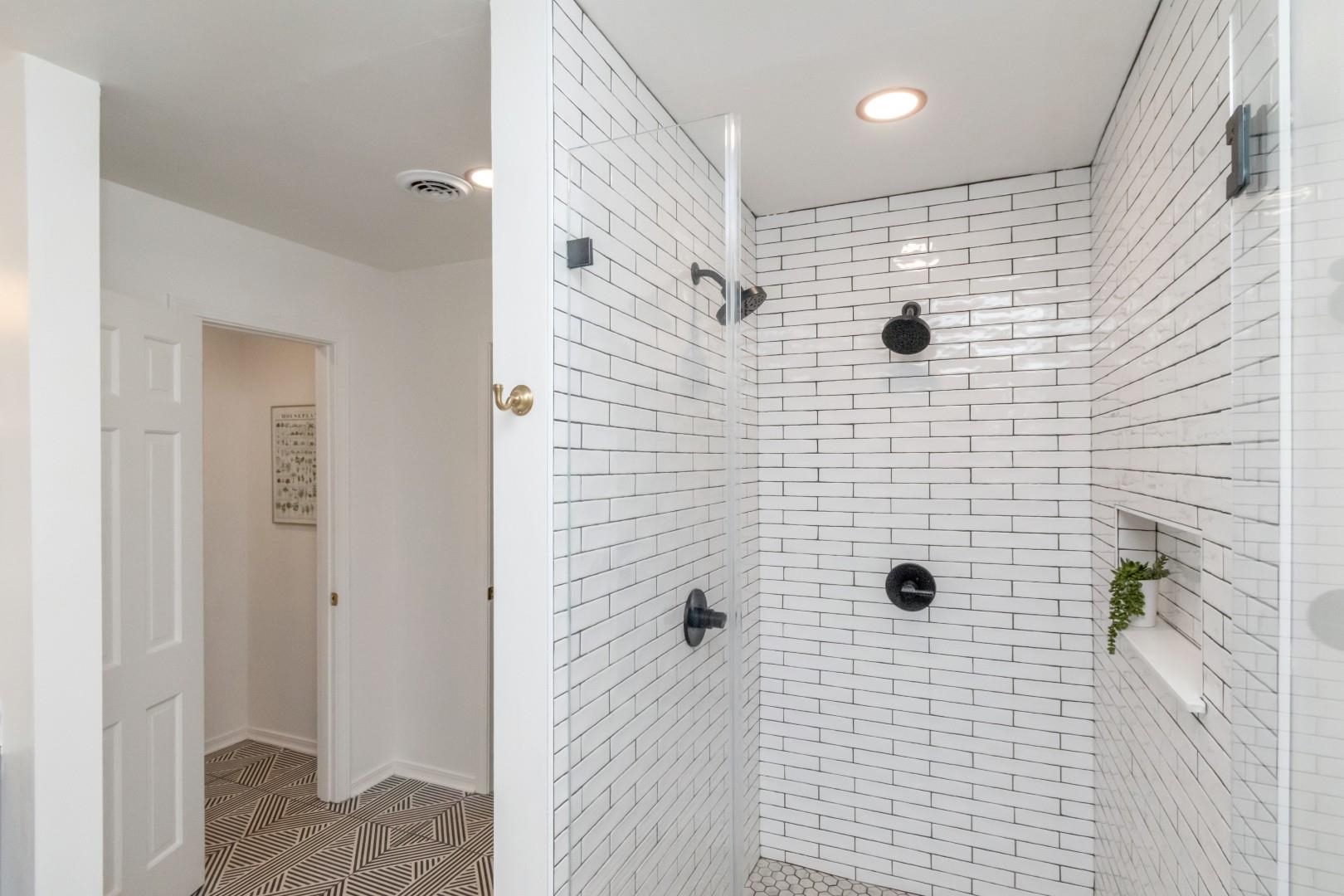 524 Spring Park Drive East Mobile, AL 36608 - Photo 19 of 56 Bathroom