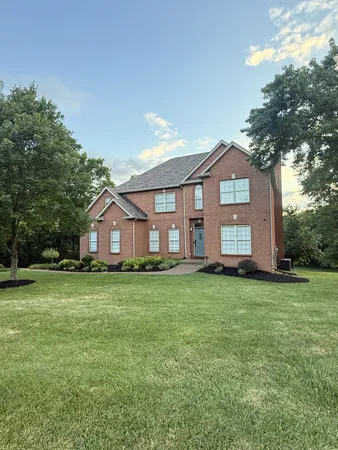 $719,900 | 812 Lynn Drive, Goodlettsville, TN 37072