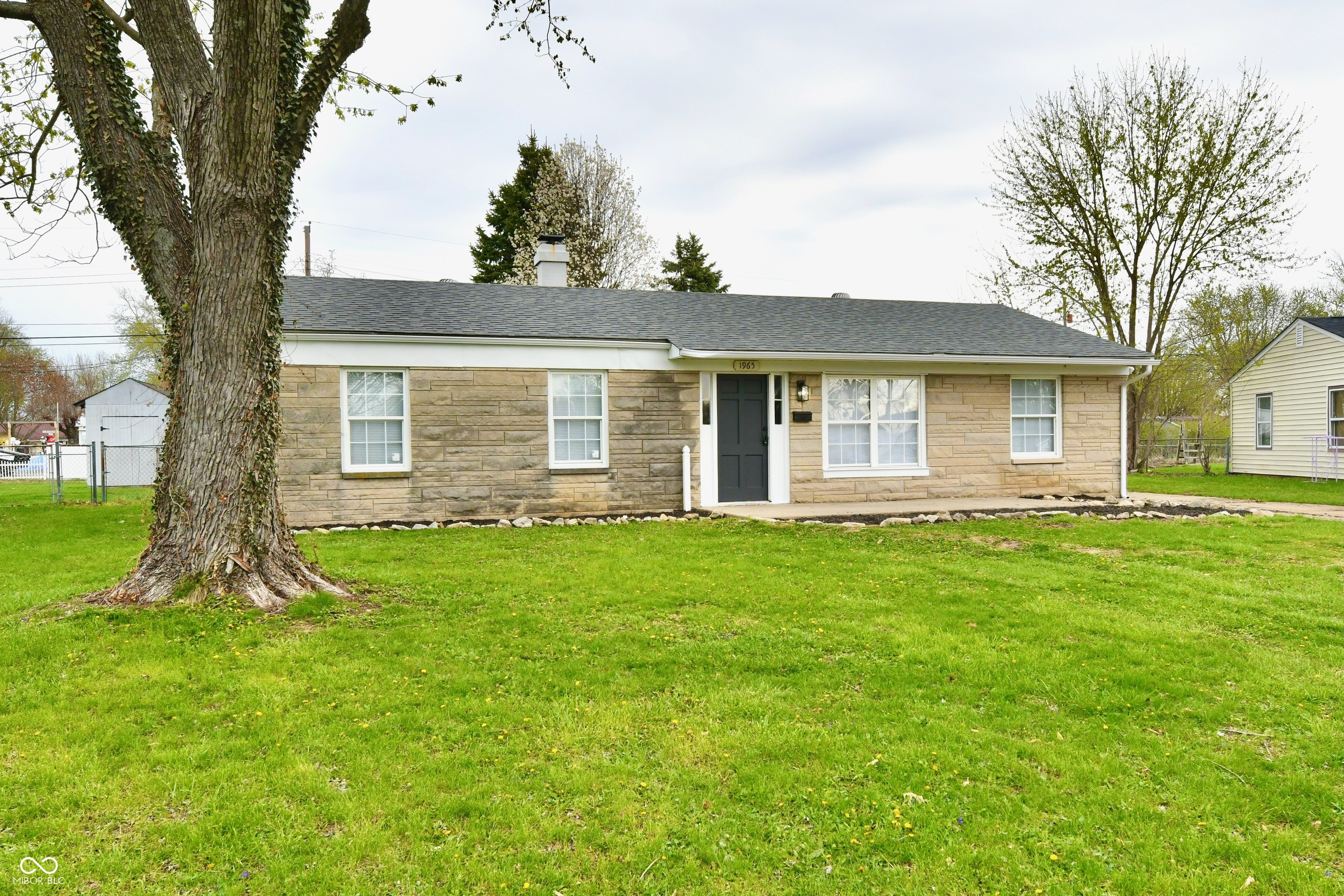 1965 Churchill Road Franklin, IN 46131 - Photo 1 of 19 Gallery Image 1