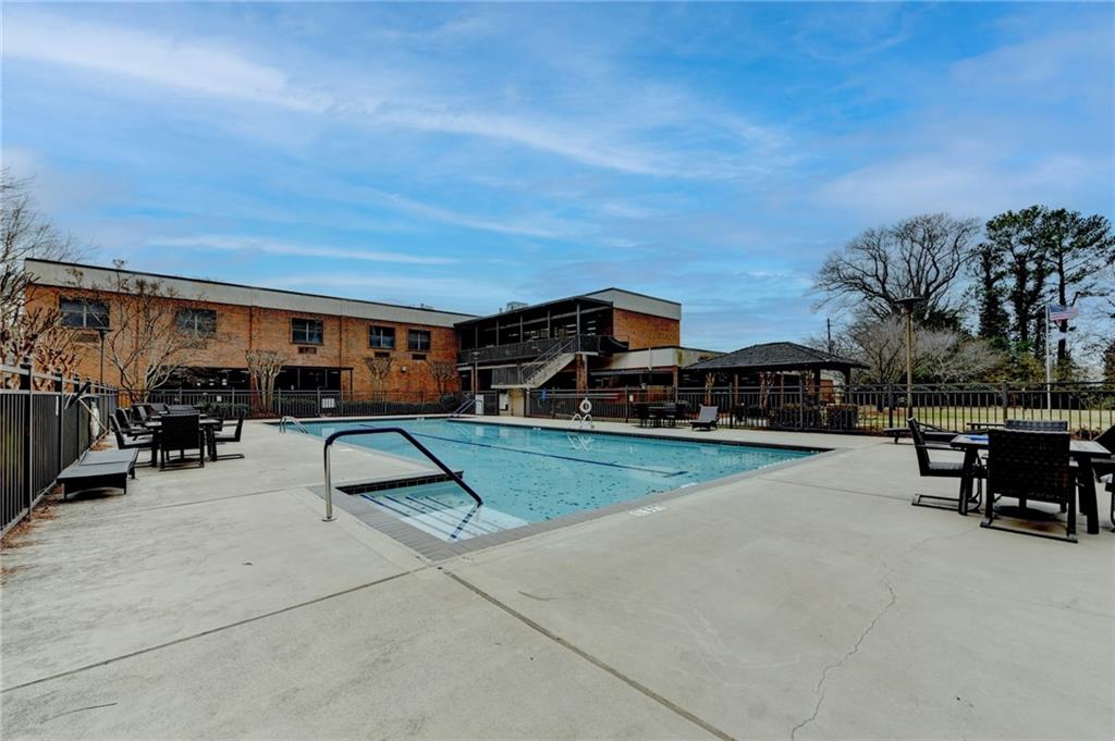 300 Johnson Ferry Road, Unit B605 Atlanta, GA 30328 - Photo 7 of 33