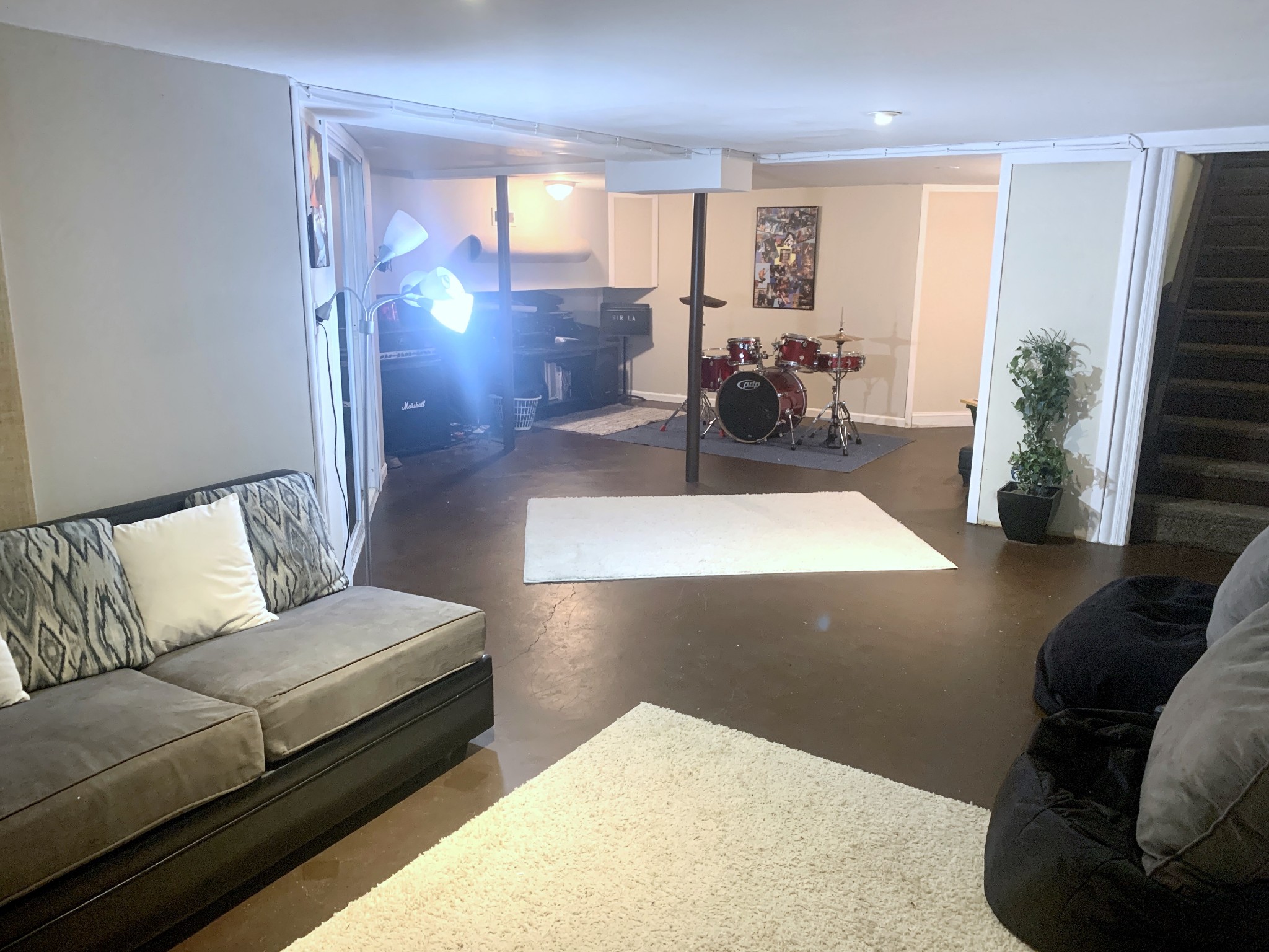 562 Walton Ferry Road Hendersonville, TN 37075 - Photo 16 of 24 a living room with furniture and a large window