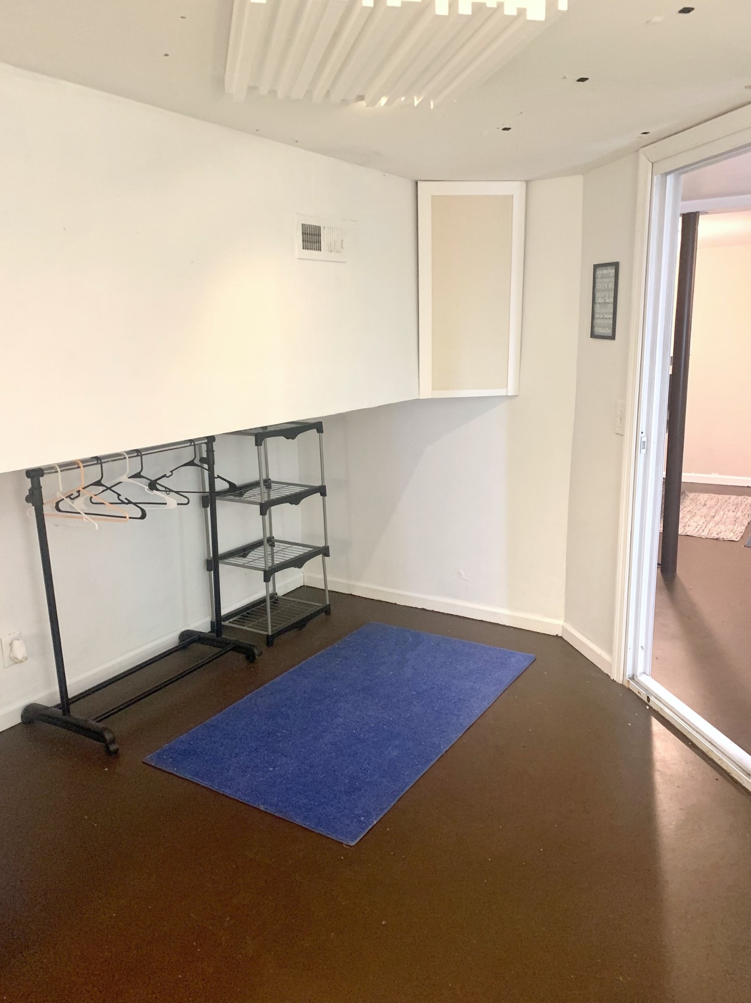 562 Walton Ferry Road Hendersonville, TN 37075 - Photo 19 of 24 a room with gym equipment and a window