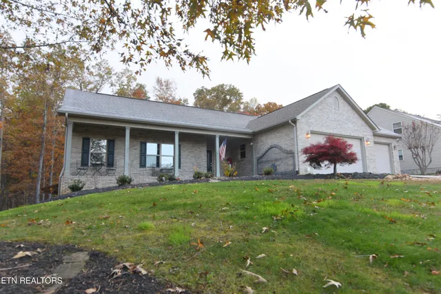 $790,900 | 280 Coyatee Drive North, Loudon, TN 37774