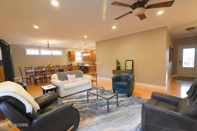 $790,900 | 280 Coyatee Drive North, Loudon, TN 37774