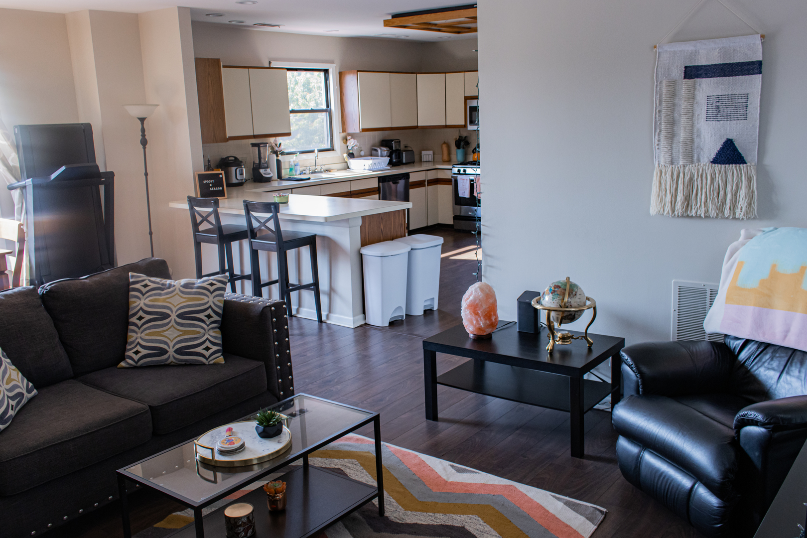 440 North Racine Avenue, Unit 2 Chicago, IL 60642 - Photo 3 of 20 a living room with furniture and a dining table