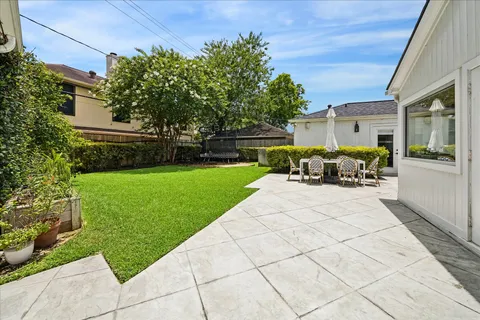 $1,295,000 | 2011 Briarmead Drive, Houston, TX 77057