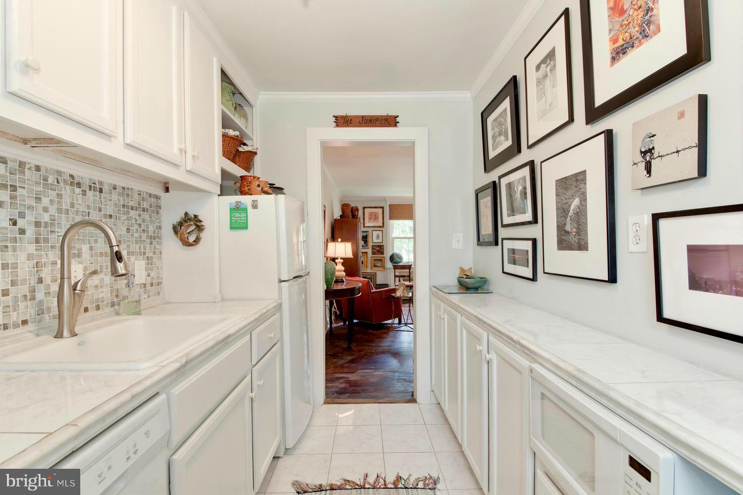 207 West Glebe Road, Unit B Alexandria, VA 22305 - Photo 10 of 18 Kitchen