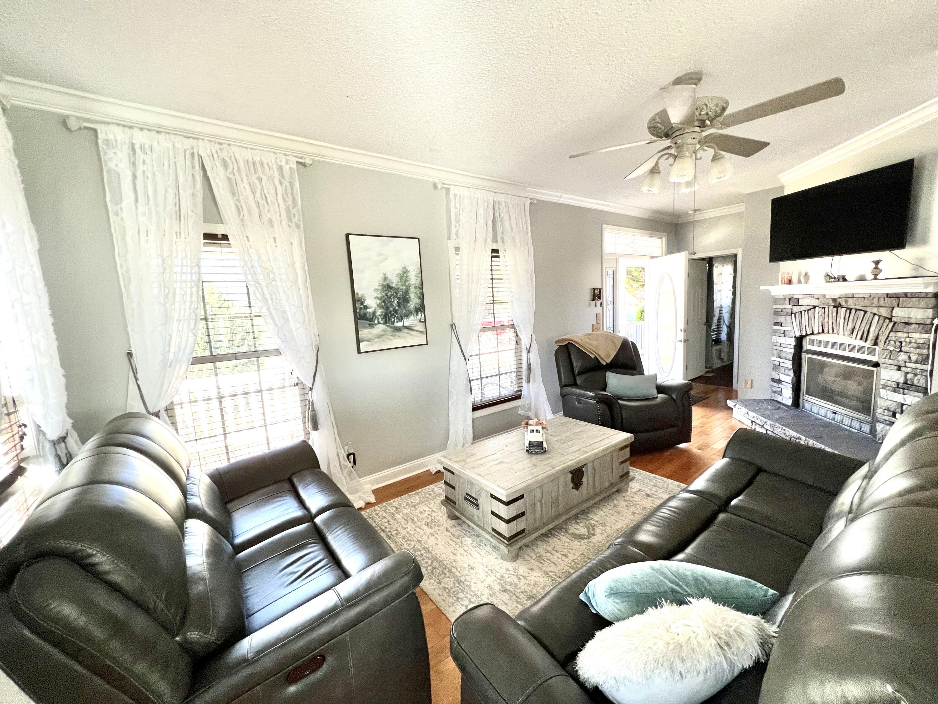 1090 Cinnamon Ridge Road Moneta, VA 24121 - Photo 27 of 127 IMG_1049