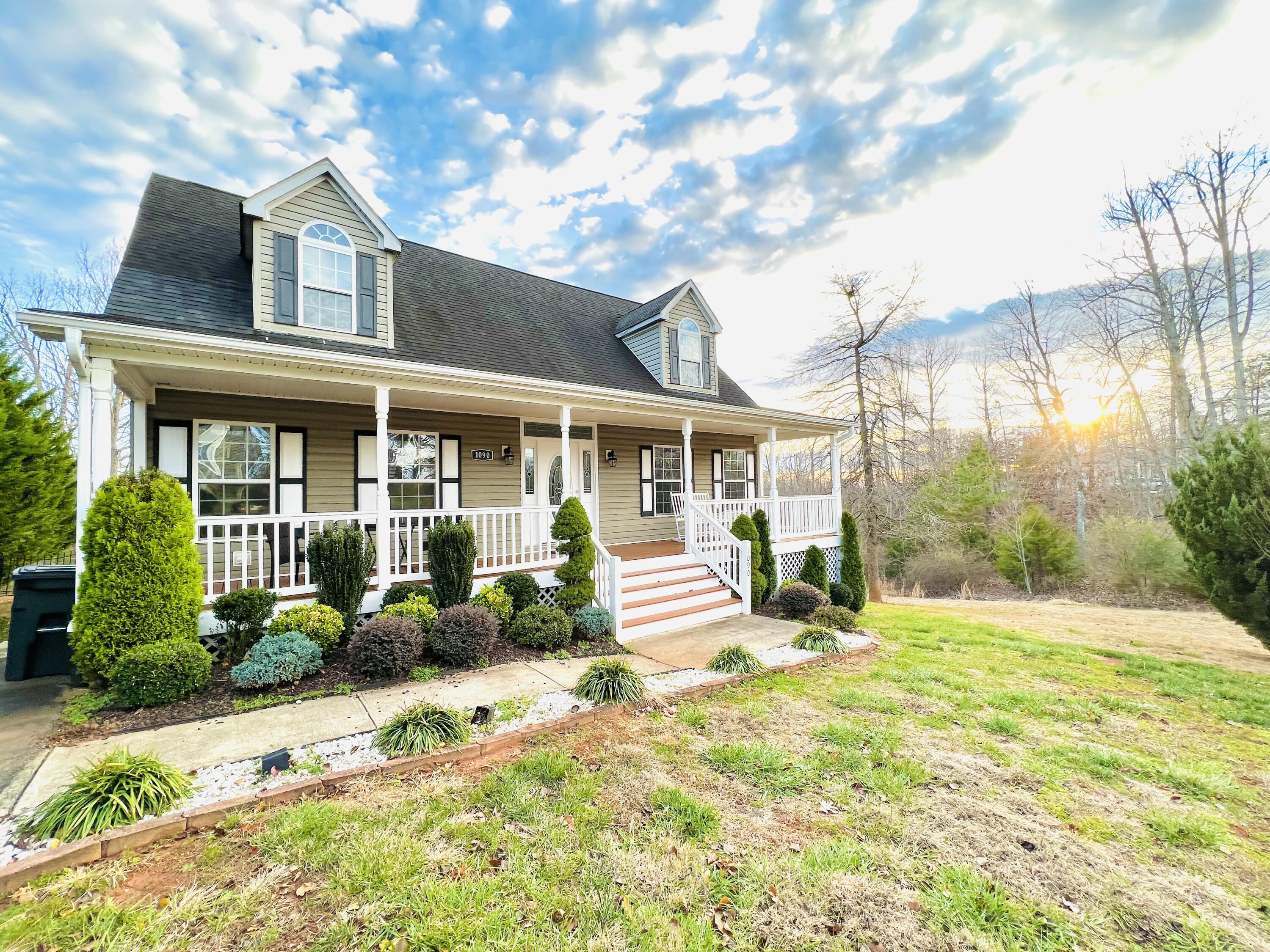1090 Cinnamon Ridge Road Moneta, VA 24121 - Photo 6 of 127 1B06A6A3-1FA9-4B77-92C9-7005D87C512D