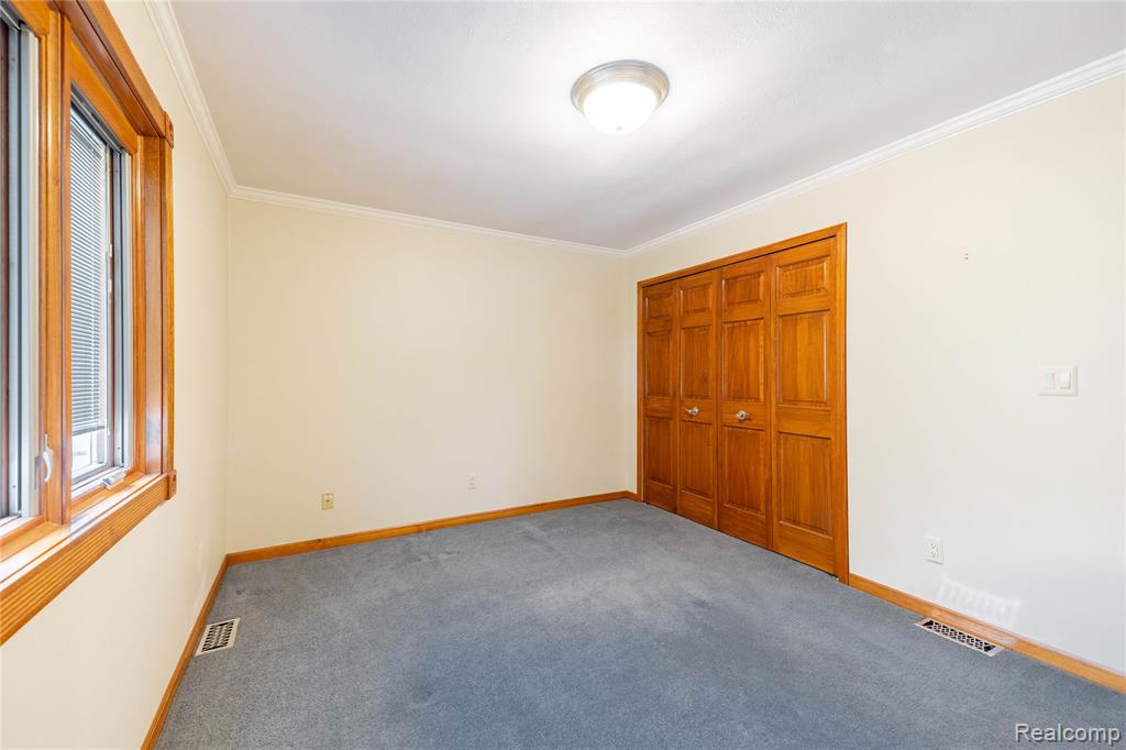 21819 Meridian Road Grosse Ile, MI 48138 - Photo 13 of 27