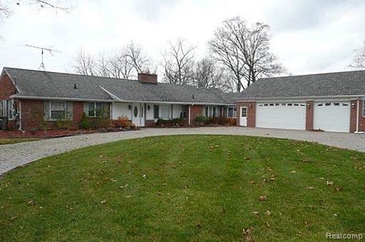 27990 Southpointe Road Grosse Ile, MI 48138 - Photo 3 of 22 Southpointe Front 4