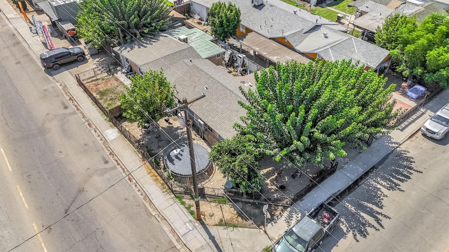 255 J Street Parlier, CA 93648 - Photo 1 of 19