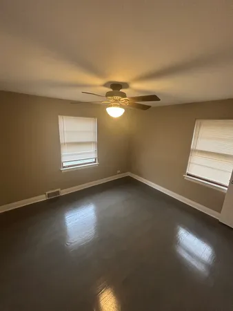 $2,500 | 3334 Prairie Avenue, Brookfield, IL 60513