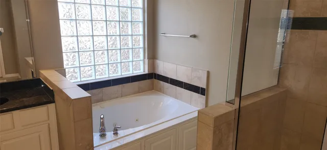 $445,000 | 11614 Royal Oaks Crossing, Houston, TX 77082