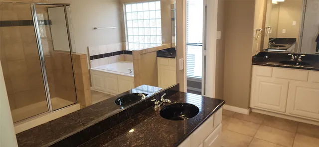 $445,000 | 11614 Royal Oaks Crossing, Houston, TX 77082