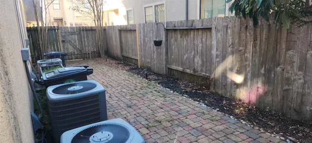 $445,000 | 11614 Royal Oaks Crossing, Houston, TX 77082