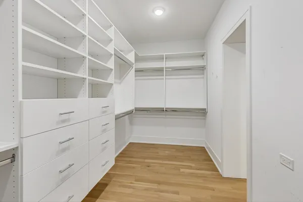 $4,500 | 1515 West Sunnyside Avenue, Unit 1E, Chicago, IL 60640