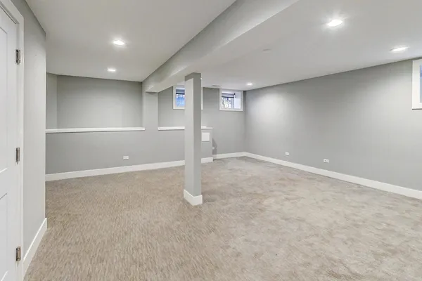 $4,500 | 1515 West Sunnyside Avenue, Unit 1E, Chicago, IL 60640