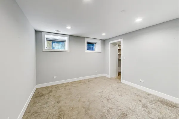 $4,500 | 1515 West Sunnyside Avenue, Unit 1E, Chicago, IL 60640