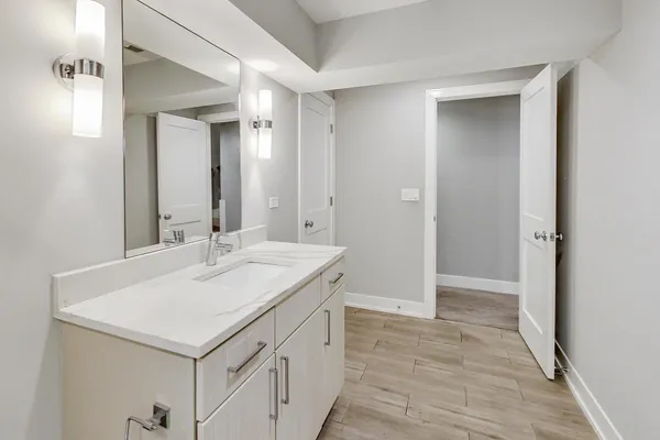 $4,500 | 1515 West Sunnyside Avenue, Unit 1E, Chicago, IL 60640