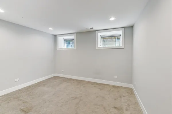 $4,500 | 1515 West Sunnyside Avenue, Unit 1E, Chicago, IL 60640