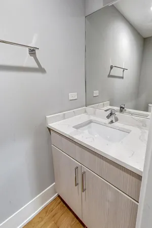 $4,500 | 1515 West Sunnyside Avenue, Unit 1E, Chicago, IL 60640