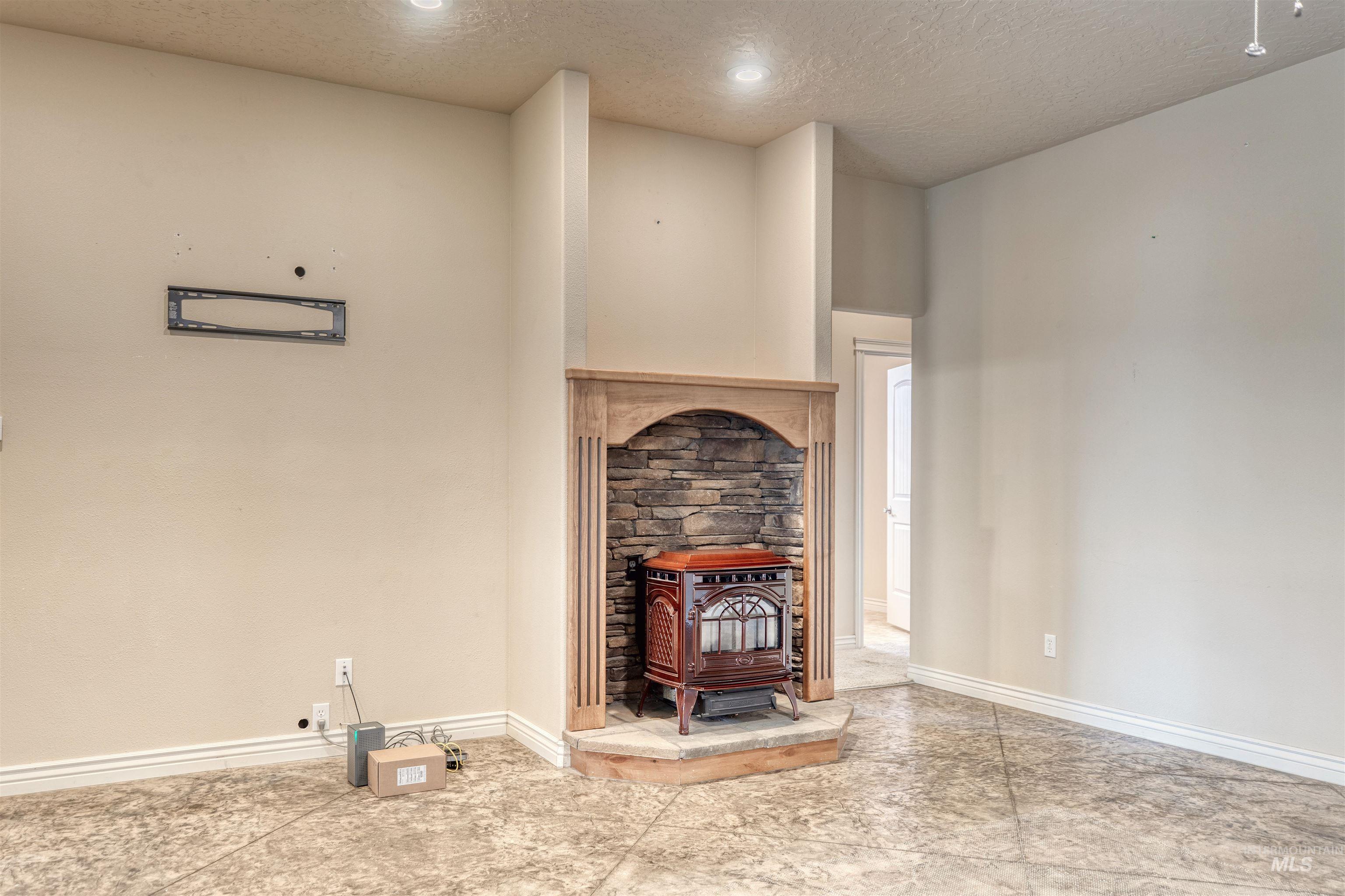 27607 Petolla Road Wilder, ID 83676 - Photo 14 of 49