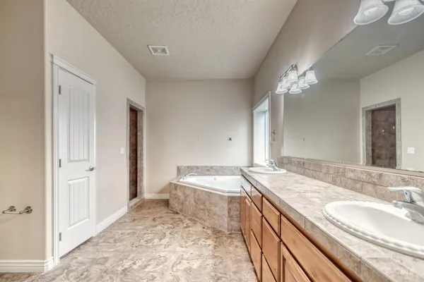 $784,900 | 27607 Petolla Road, Wilder, ID 83676