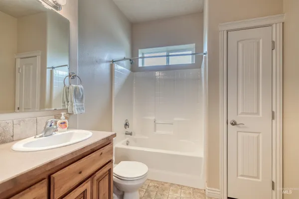 $784,900 | 27607 Petolla Road, Wilder, ID 83676