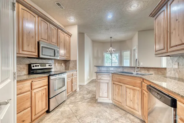 $784,900 | 27607 Petolla Road, Wilder, ID 83676