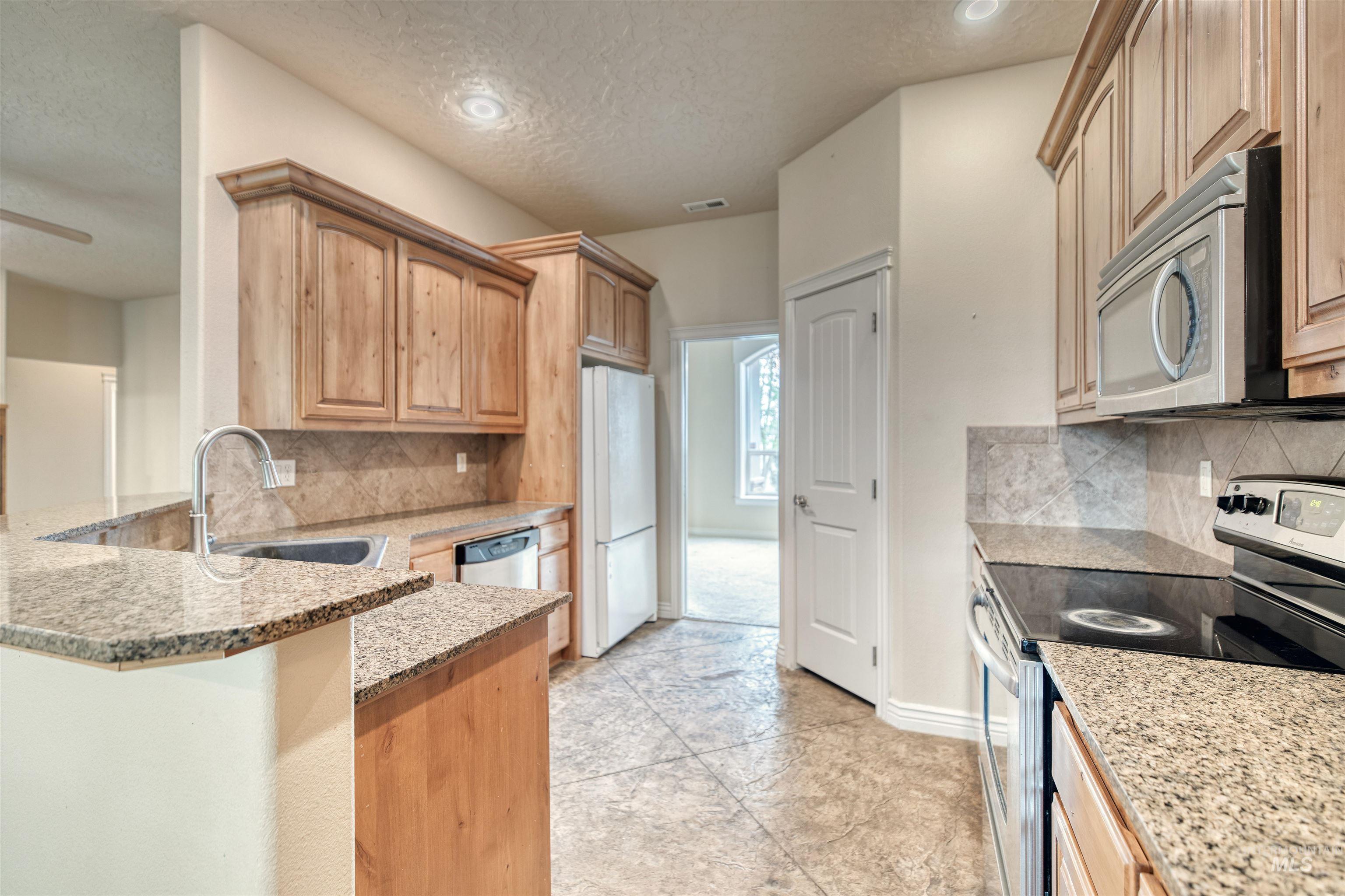 27607 Petolla Road Wilder, ID 83676 - Photo 10 of 49