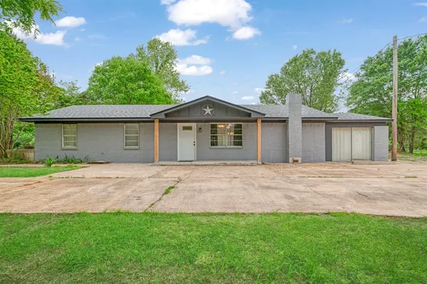 $315,000 | 3546 East 2000 Road, Fort Towson, OK 74735