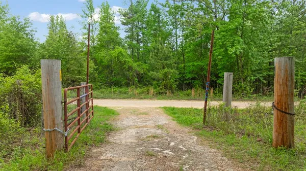 $315,000 | 3546 East 2000 Road, Fort Towson, OK 74735