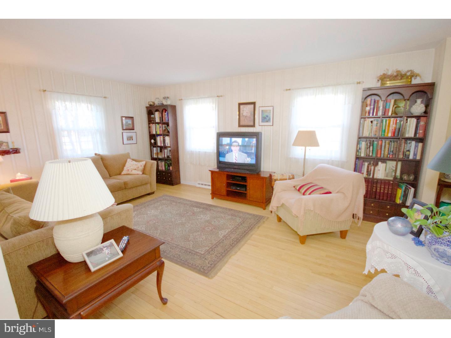 422 Franklin Road Glassboro, NJ 08028 - Photo 2 of 25