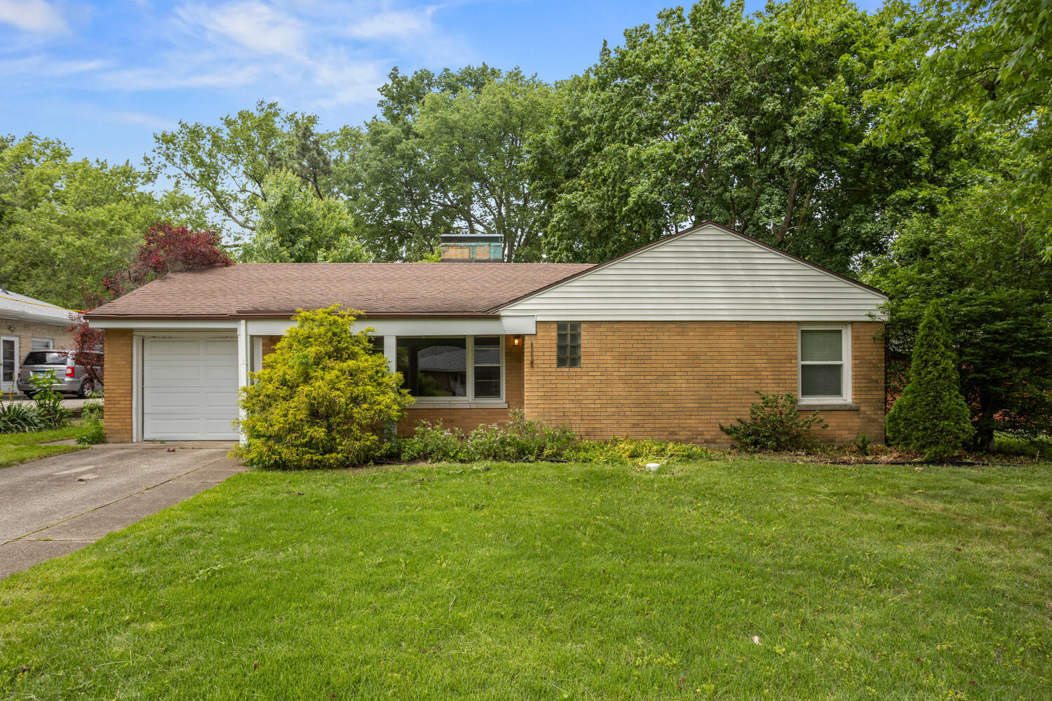 8 Montclair Road Urbana, IL 61801 - Photo 1 of 25 Gallery Image 1