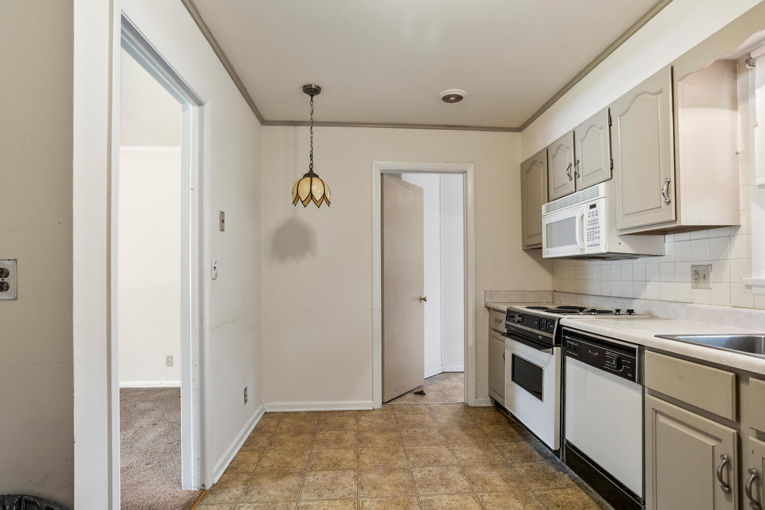 8 Montclair Road Urbana, IL 61801 - Photo 11 of 25 Gallery Image 11