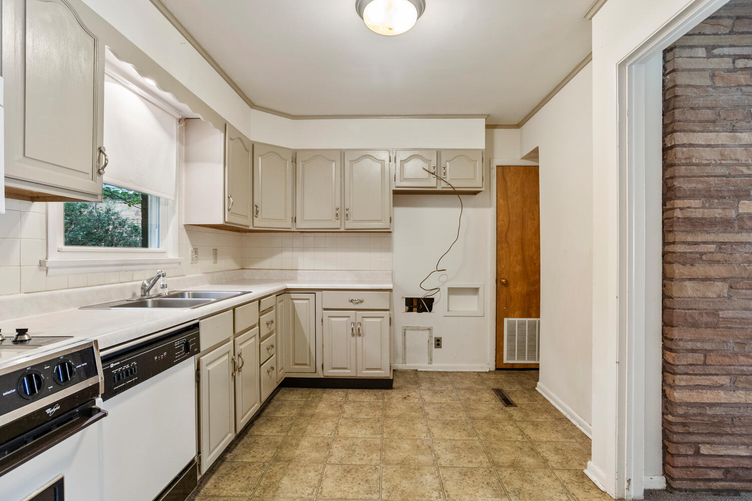 8 Montclair Road Urbana, IL 61801 - Photo 12 of 25 Gallery Image 12