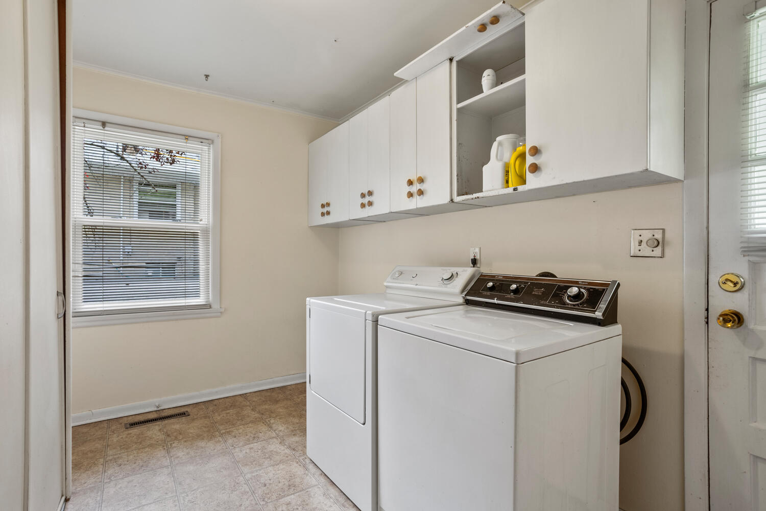 8 Montclair Road Urbana, IL 61801 - Photo 13 of 25 Gallery Image 13